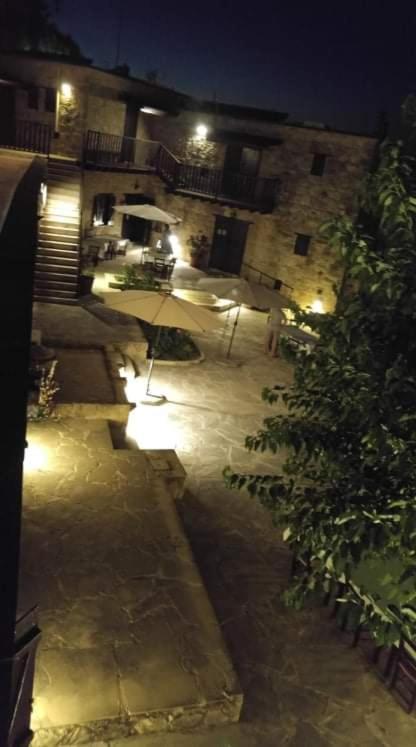 Amarakos Guesthouse Λειτουργεί Υπό Νέα Διεύθυνση Kato Akourdalia Bagian luar foto