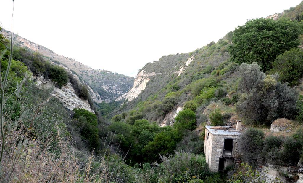 Amarakos Guesthouse Λειτουργεί Υπό Νέα Διεύθυνση Kato Akourdalia Bagian luar foto