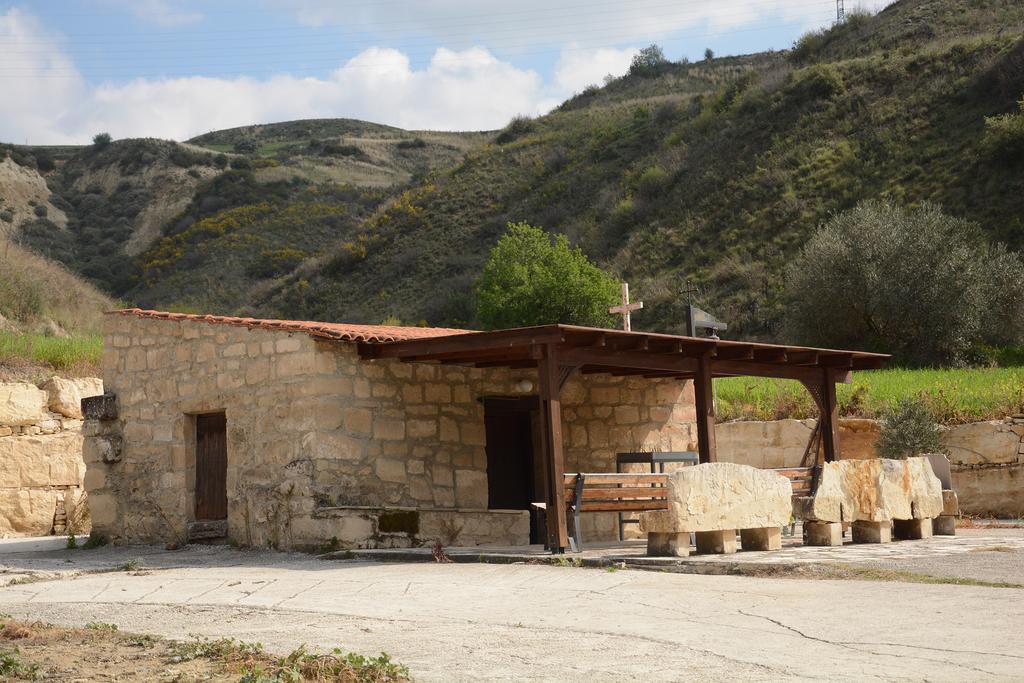 Amarakos Guesthouse Λειτουργεί Υπό Νέα Διεύθυνση Kato Akourdalia Bagian luar foto