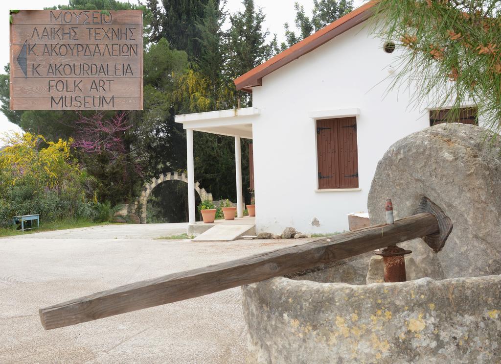 Amarakos Guesthouse Λειτουργεί Υπό Νέα Διεύθυνση Kato Akourdalia Bagian luar foto